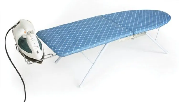 FOLDING IRONING BOARD